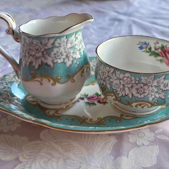 Royal Albert Enchantment Cream, Sugar on Tray - Pristine - Picture 3 of 7
